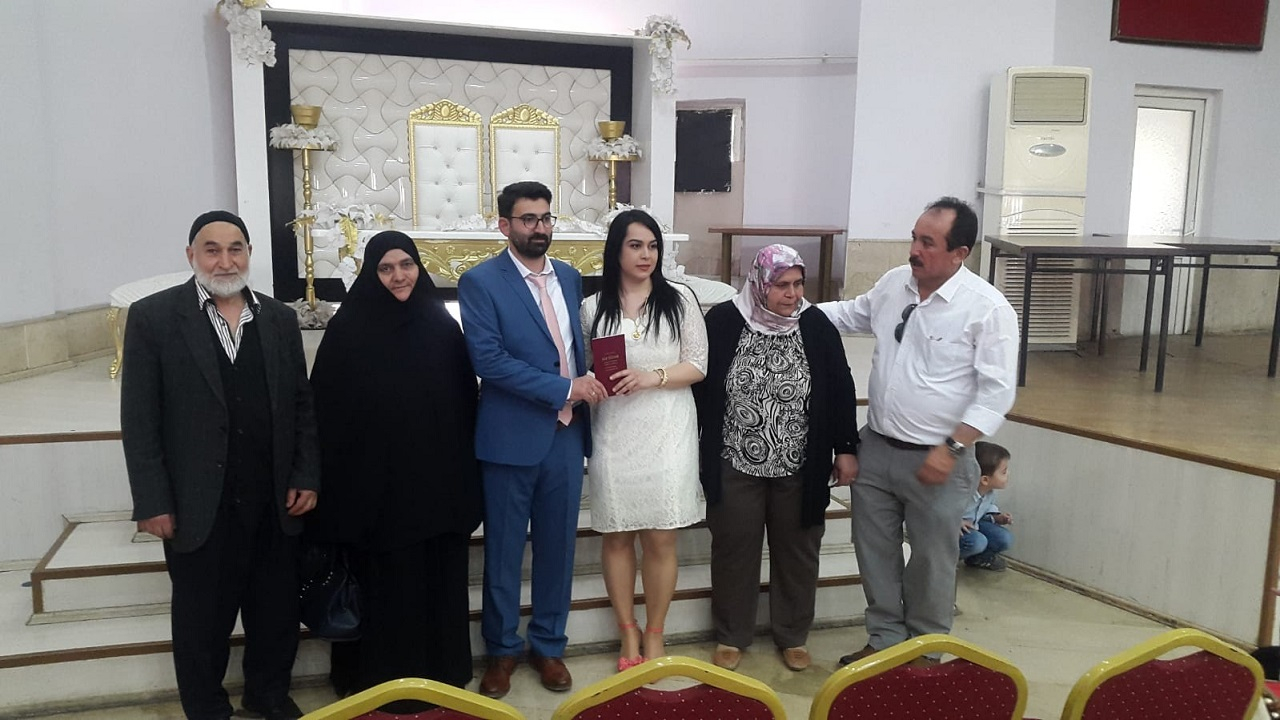 Manisa'da damat kayınpederi ile evlendirildi!