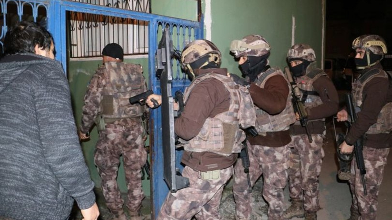 Adana'da terör baskını: 24 gözaltı