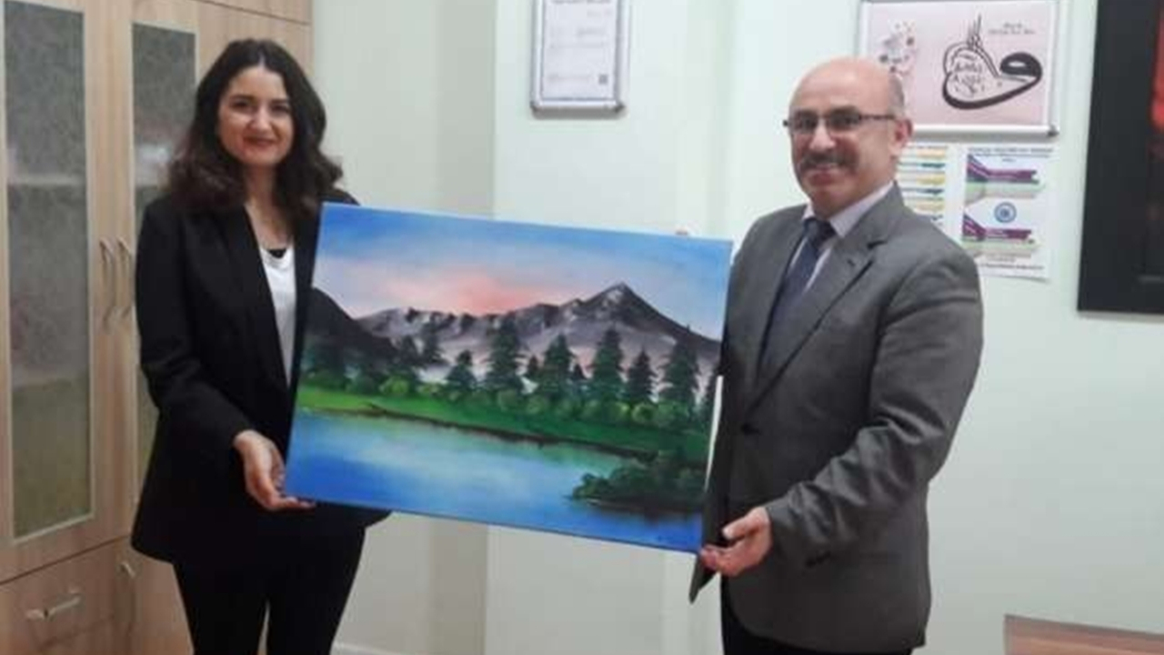 Kütahya'da Kaymakam Furkan Başar’a yağlı boya resim jesti