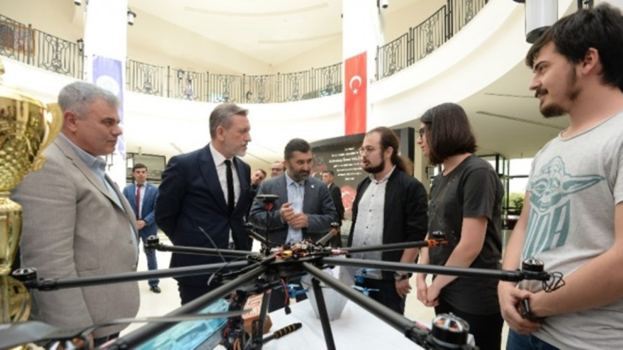 Bursa BTSO Başkanı İbrahim Burkay BTÜ öğrencileriyle buluştu