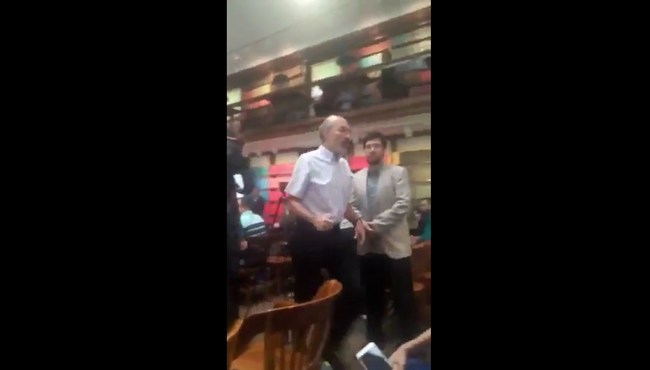 15 Temmuz şehitleri için Kur'an okunması profesörü rahatsız etti...