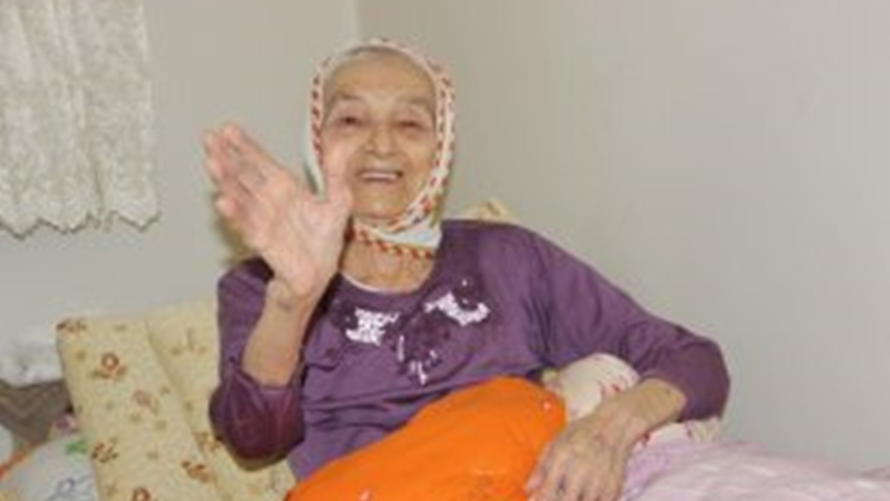 Aydın'da asırlık çınar Hatice Teyze’den gençlere nasihat