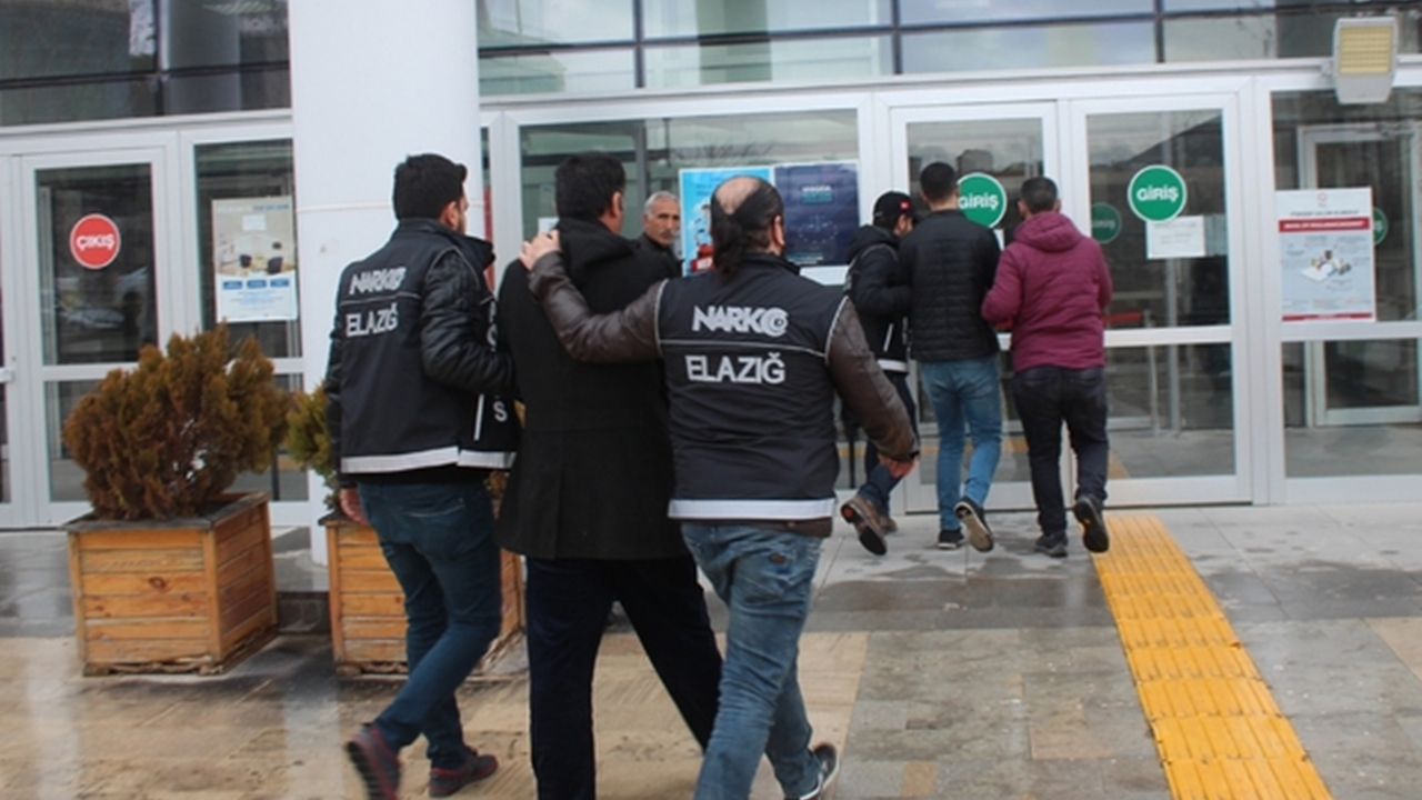 Elazığ’da uyuşturucu baskını: 2 tutuklama
