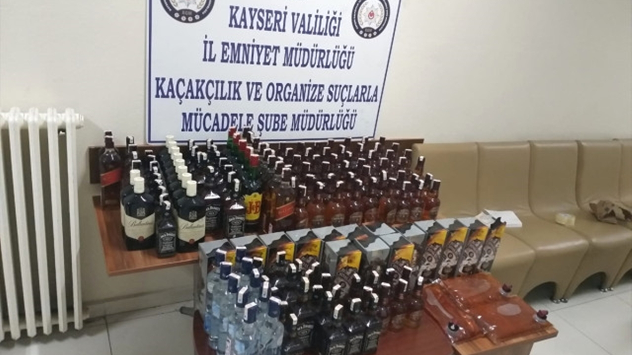 Kayseri'de kaçak içki baskını: 4 gözaltı