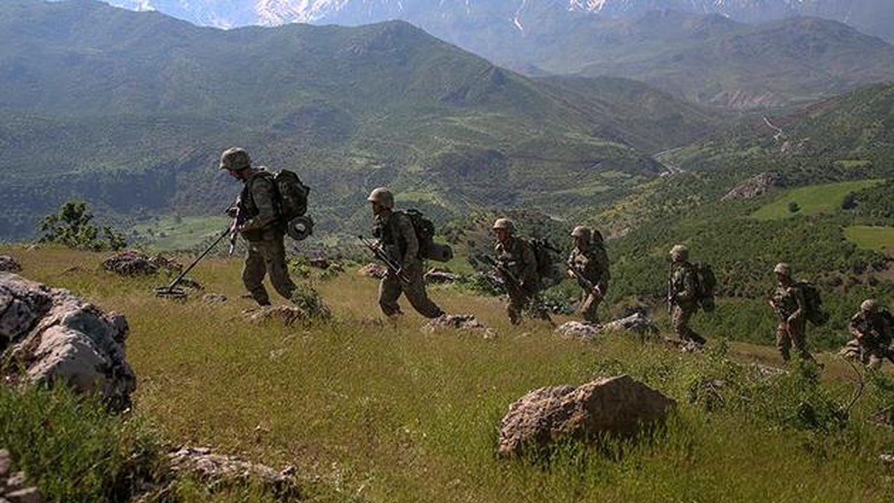Diyarbakır'da 2 kadın terörist ölü ele geçirildi!