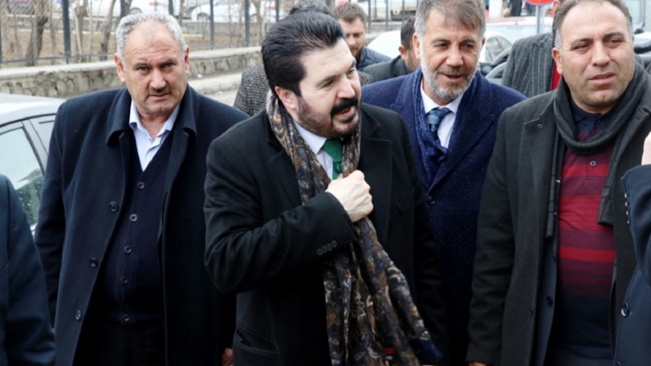 Savcı Sayan hastaneye kaldırıldı!
