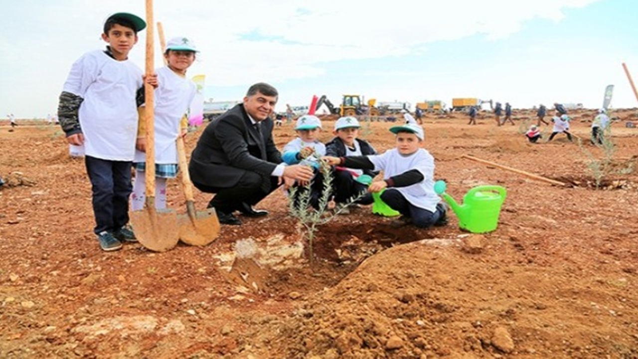 Gaziantep'te Başkan Rıdvan Fadıloğlu’ndan fidan dikimine davet