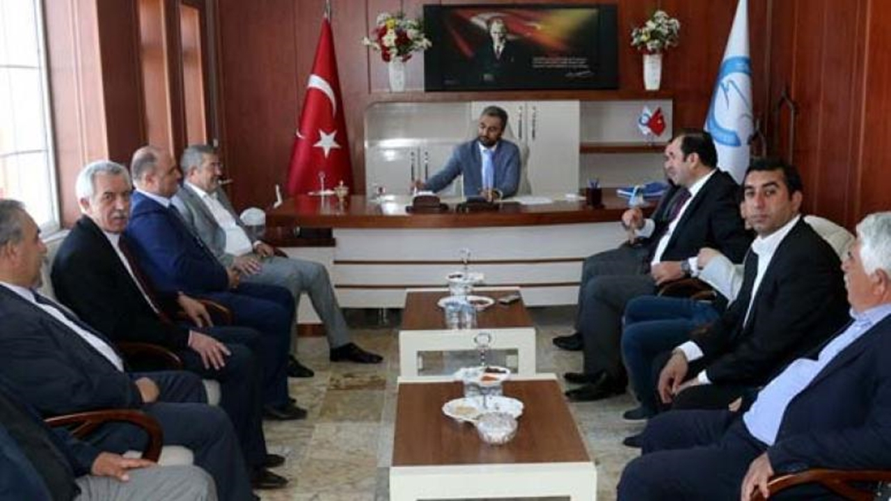 Van'da Vali Mehmet Emin Bilmez’den Başkan Akman’a ‘hayırlı olsun’ ziyareti