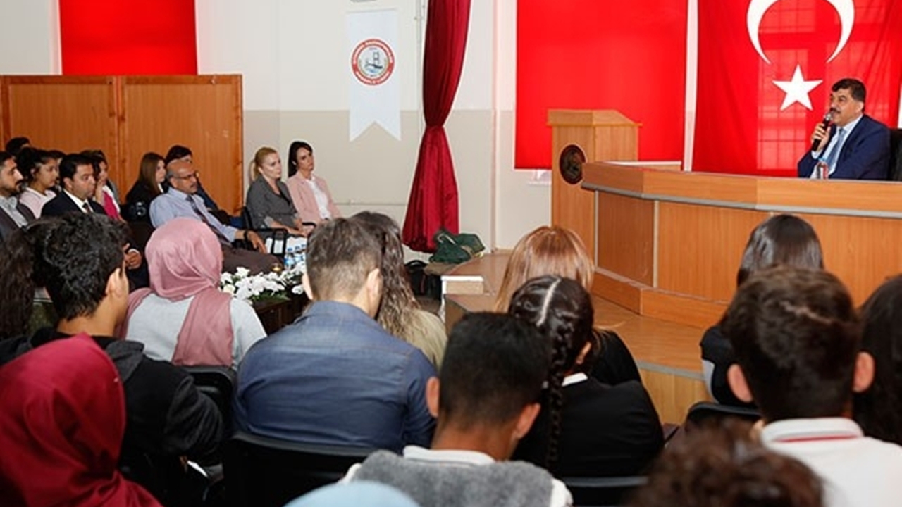 Gaziantep'te Başkan Rıdvan Fadıloğlu’ndan öğrencilere kariyer tavsiyesi