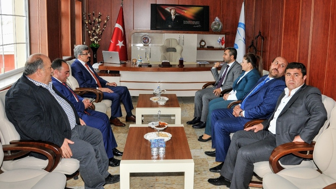 Van'da Vali Mehmet Emin Bilmez’den Başkan Say’a ‘hayırlı olsun’ ziyareti