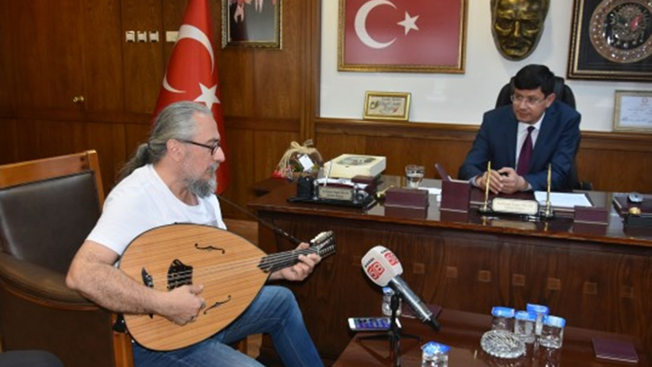 Aydın'da usta sanatçıdan Başkan Kürşat Engin Özcan’a ziyaret
