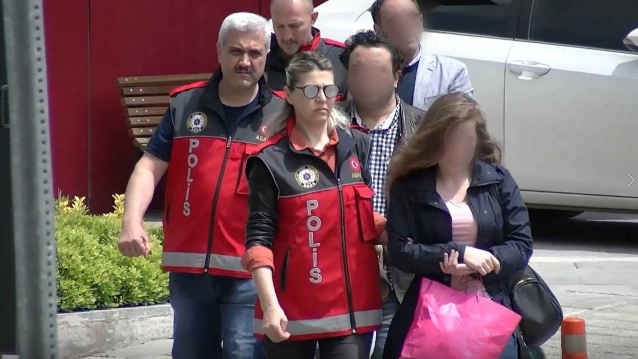 Kaddafi'nin altınlarını getirdik diye kandırdılar!
