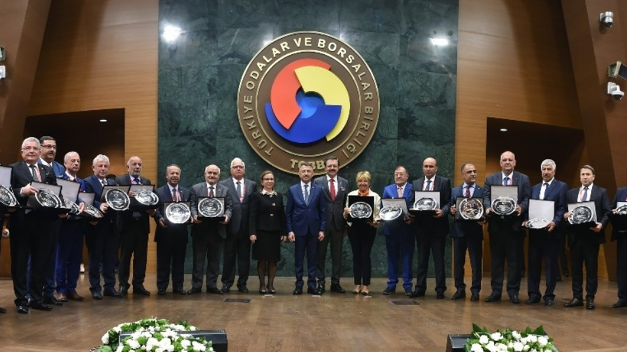Siirt'te STSO Başkanı Güven Kuzu’ya hizmet şeref ödülü