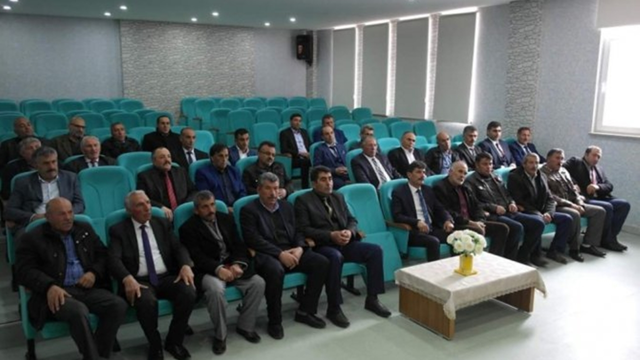 Batburt'ta Demirözü Kaymakamı Coşkun yeni seçilenlerle buluştu