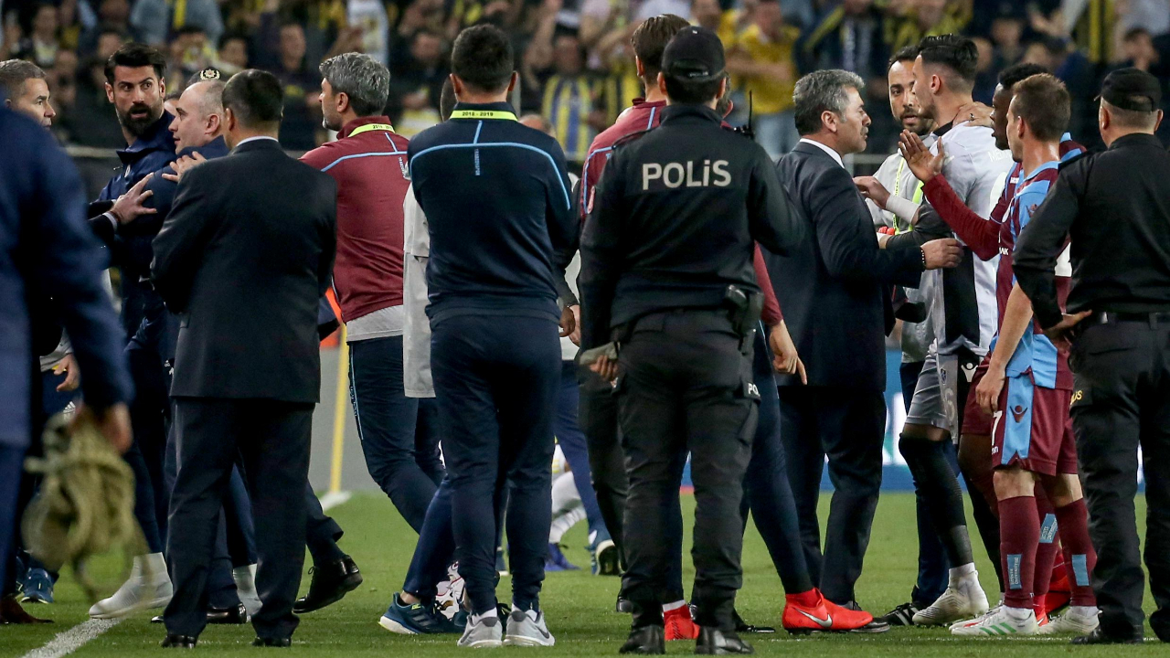 Volkan Demirel'e 3 maç ceza!