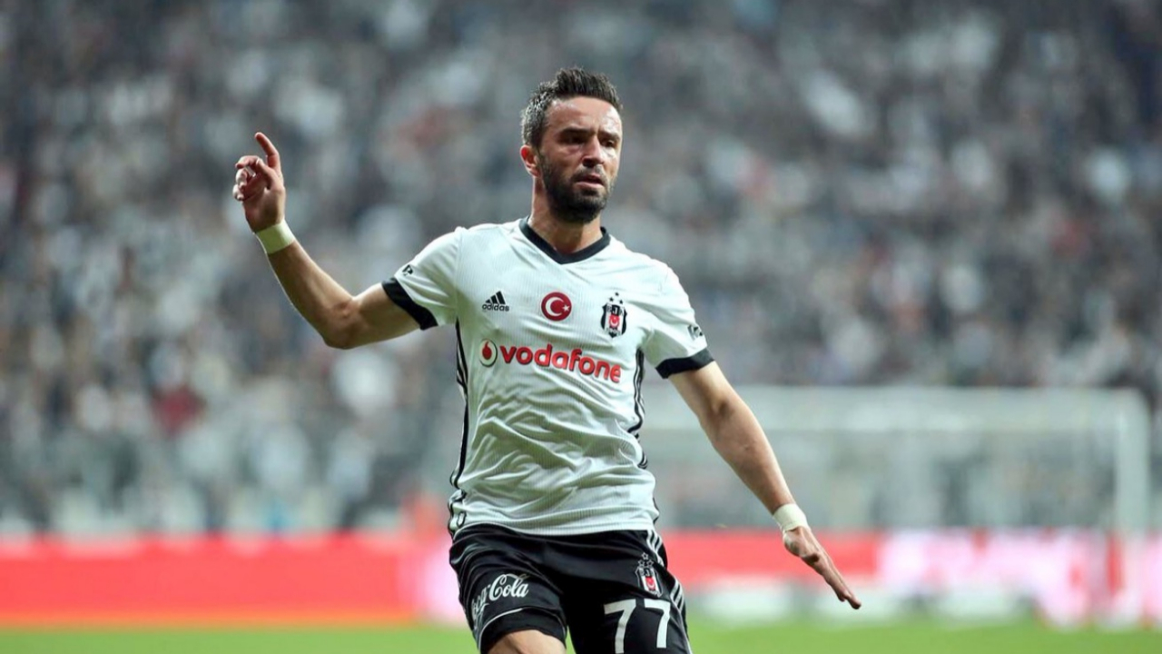 Şenol Güneş, Gökhan Gönül'den özellikle istedi!