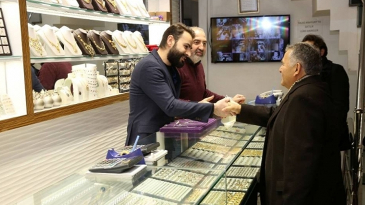 Kayseri'de Memduh Büyükkılıç'tan esnaf ziyareti