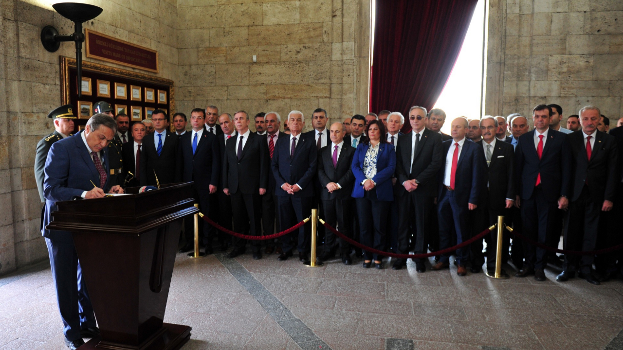 CHP'li başkanlar Anıtkabir'i ziyaret etti!