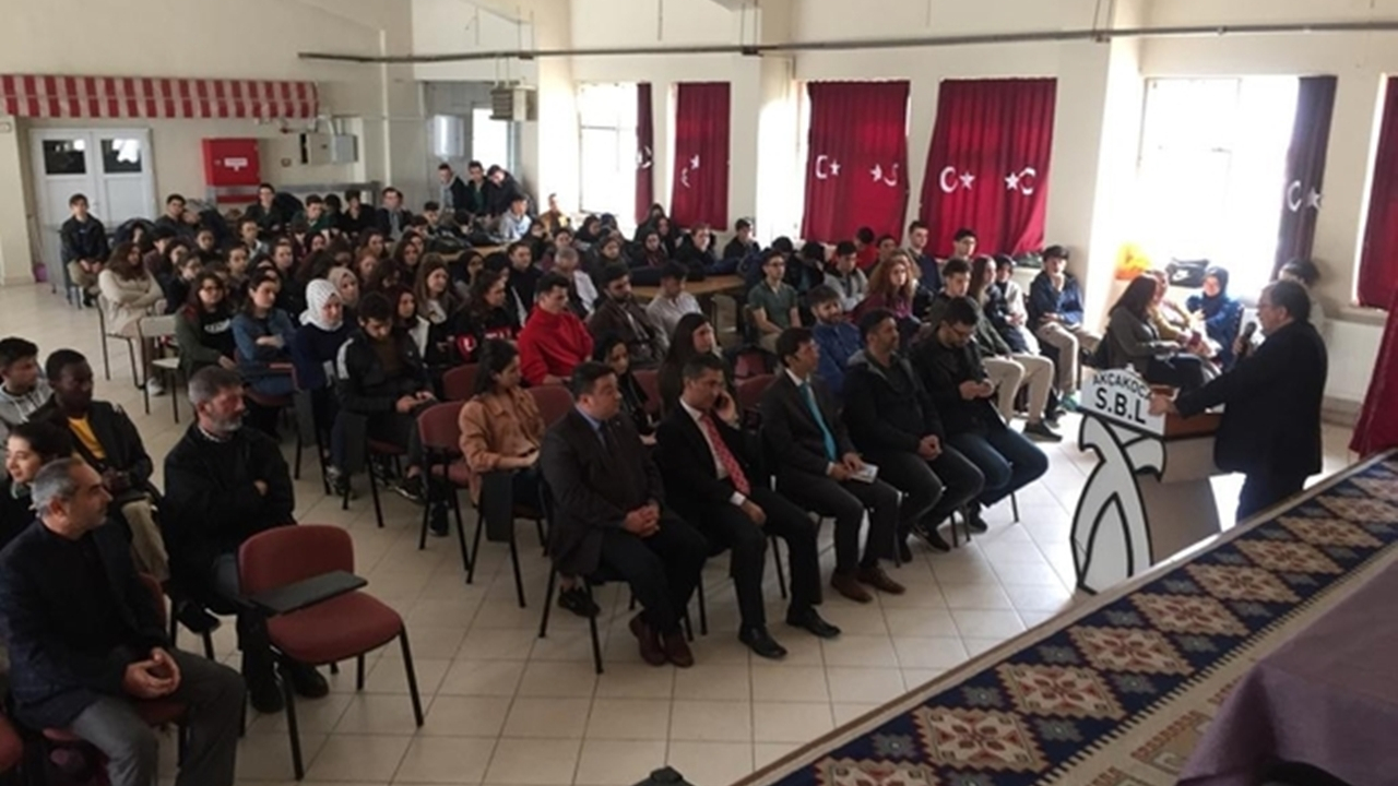 Düzce'de lise ve üniversite öğrencileri buluştu