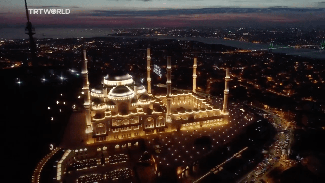 İstanbul'un muhteşem silüetinin yeni simgesi Çamlıca Camii!