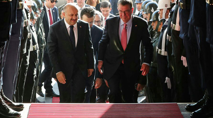 Milli Savunma Bakanlığı merdivenlerinde bir ilk