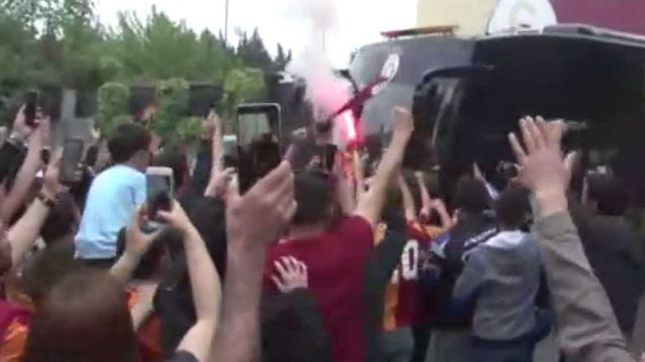 Galatasaray kafilesi yola çıktı!