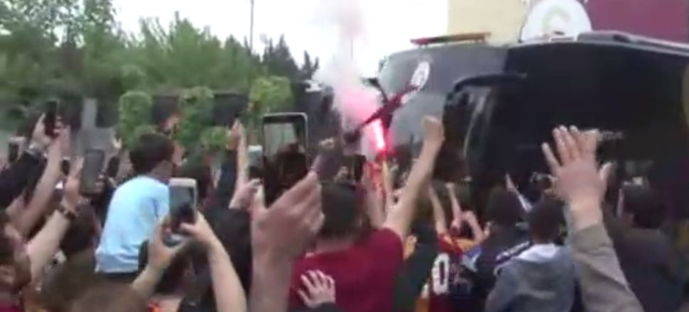 Galatasaray kafilesi yola çıktı!