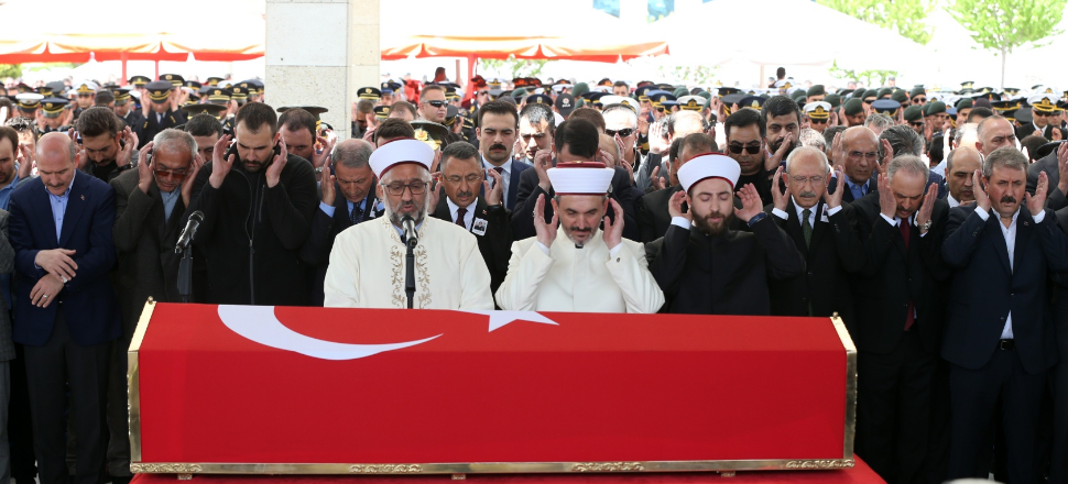 Kemal Kılıçdaroğlu saldırı sonrası ilk kez şehit cenazesine katıldı!