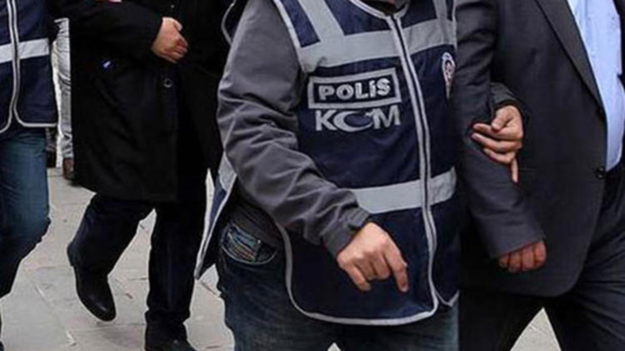 FETÖ ve MLKP şüphelisi 8 kişi gözaltında!