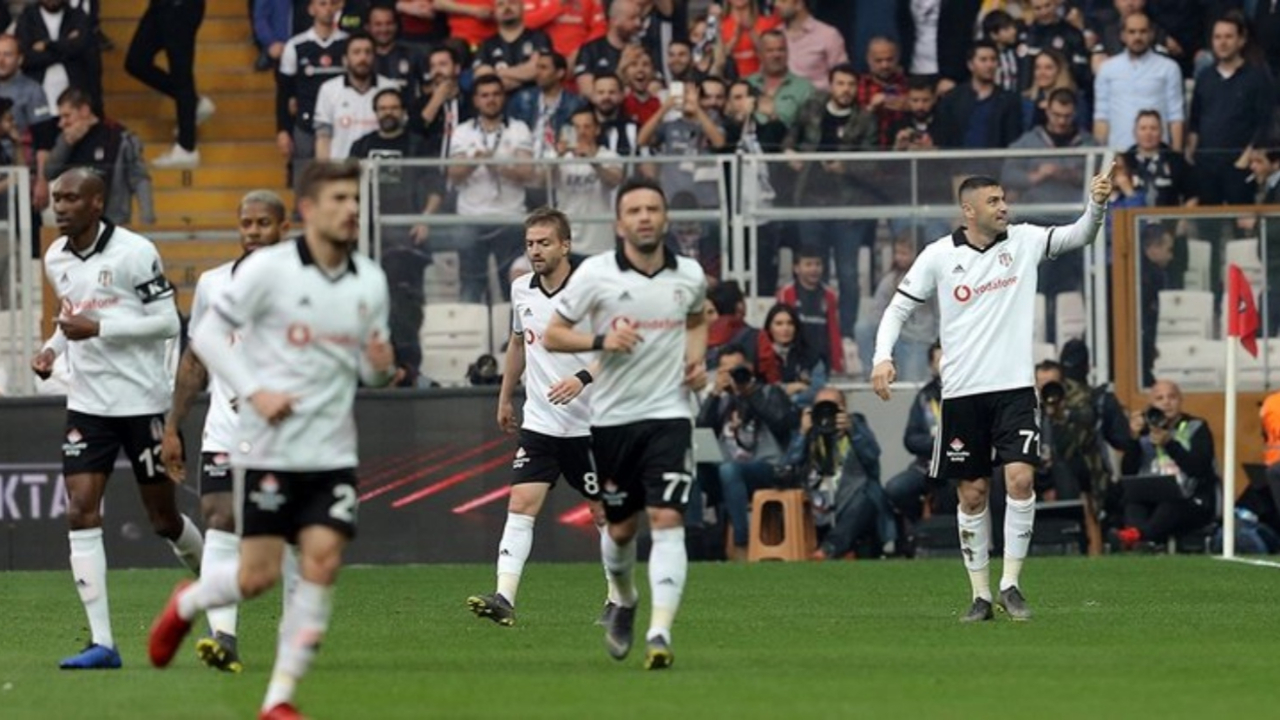 Beşiktaş'ın derbi ilk 11'i belli oldu!