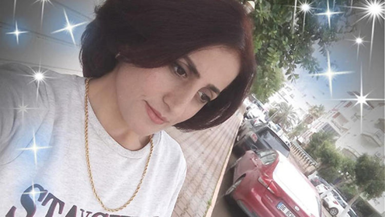 Oğlunun gösterisine yetişmek isterken TIR'ın altında kaldı...