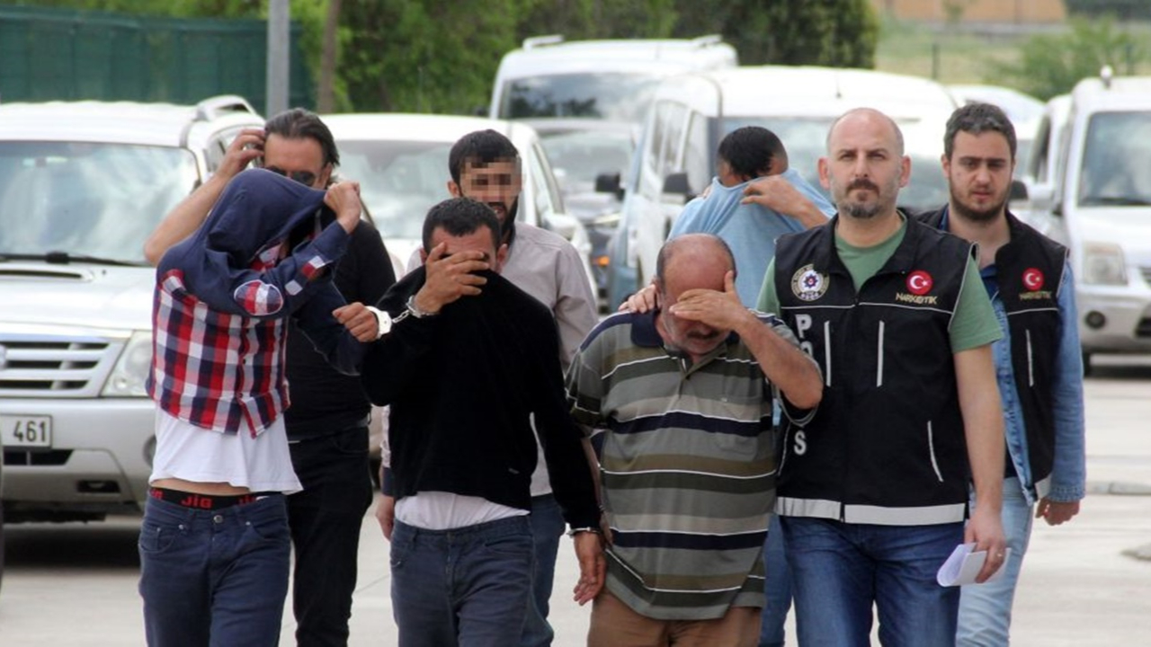 Adana'da gözaltına alınan torbacıdan gazetecilere pişkin söylem!