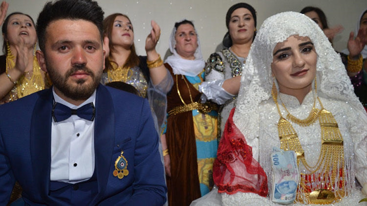 Aşiret düğününde damada 200 bin lira takıldı!