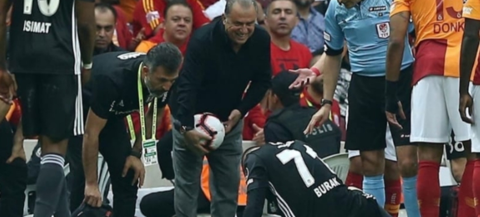 Galatasaray'dan Beşiktaş'a gönderme!