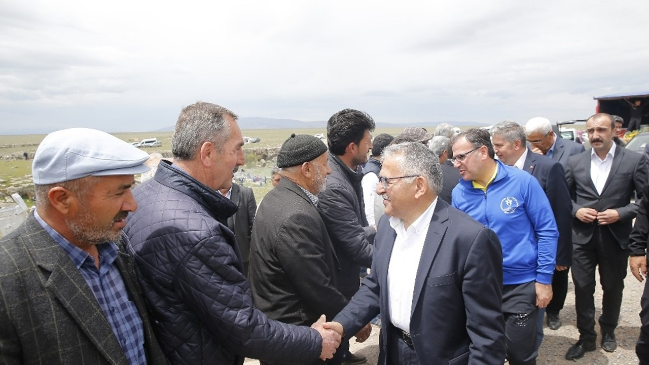 Kayseri'de Başkan Memduh Büyükkılıç Hıdrellez Şenliği’ne katıldı