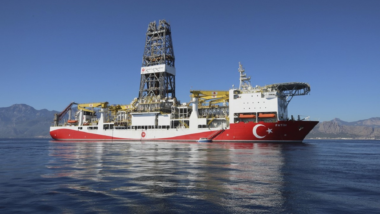 "Türkiye doğalgaz arama çalışmalarını durdursun!"
