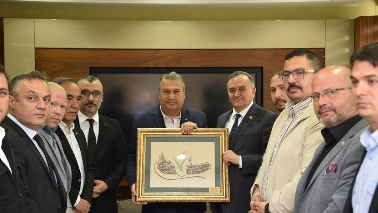 Manisa'da MHP’li Erkan Akçay’dan Başkan Mehmet Çerçi’ye tam destek