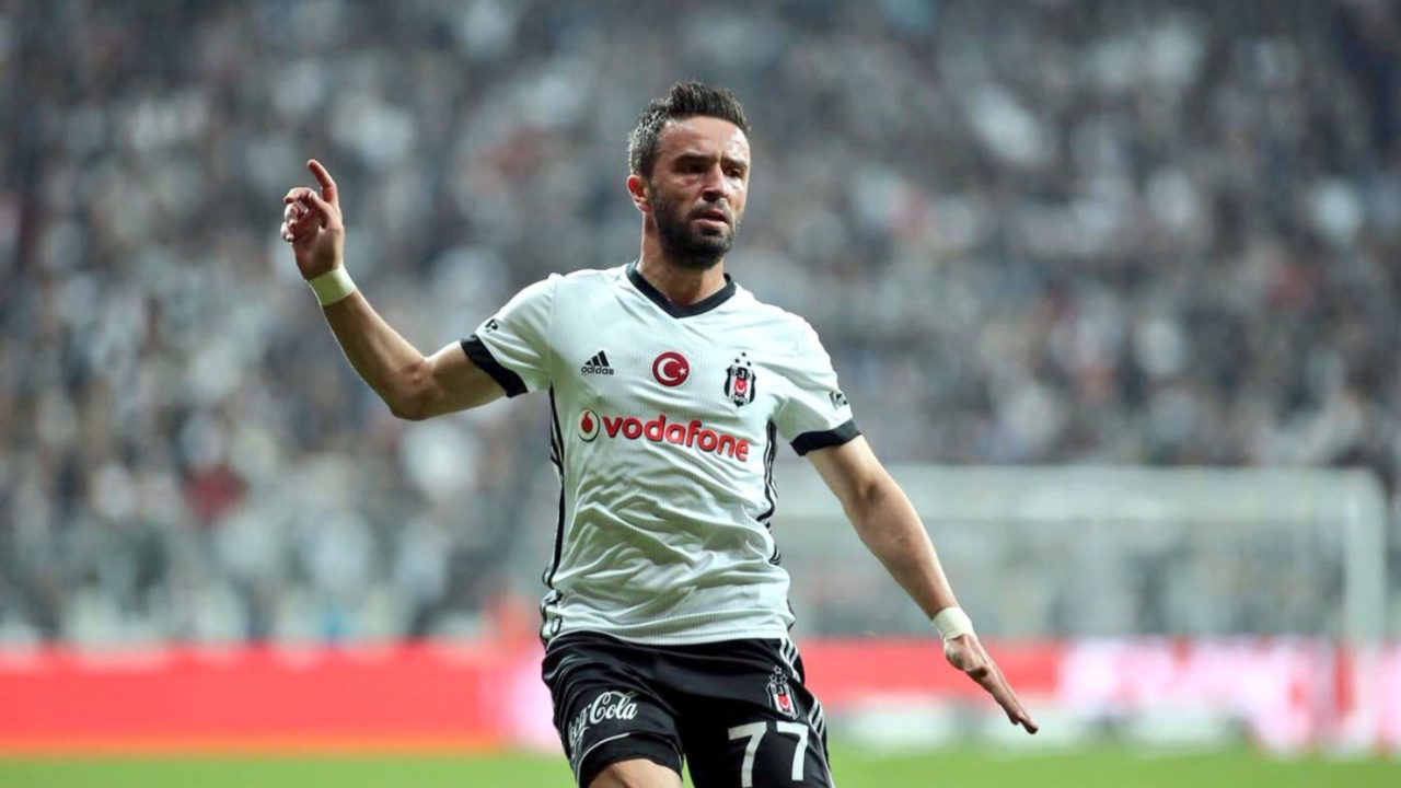 Gökhan Gönül'den kötü haber!