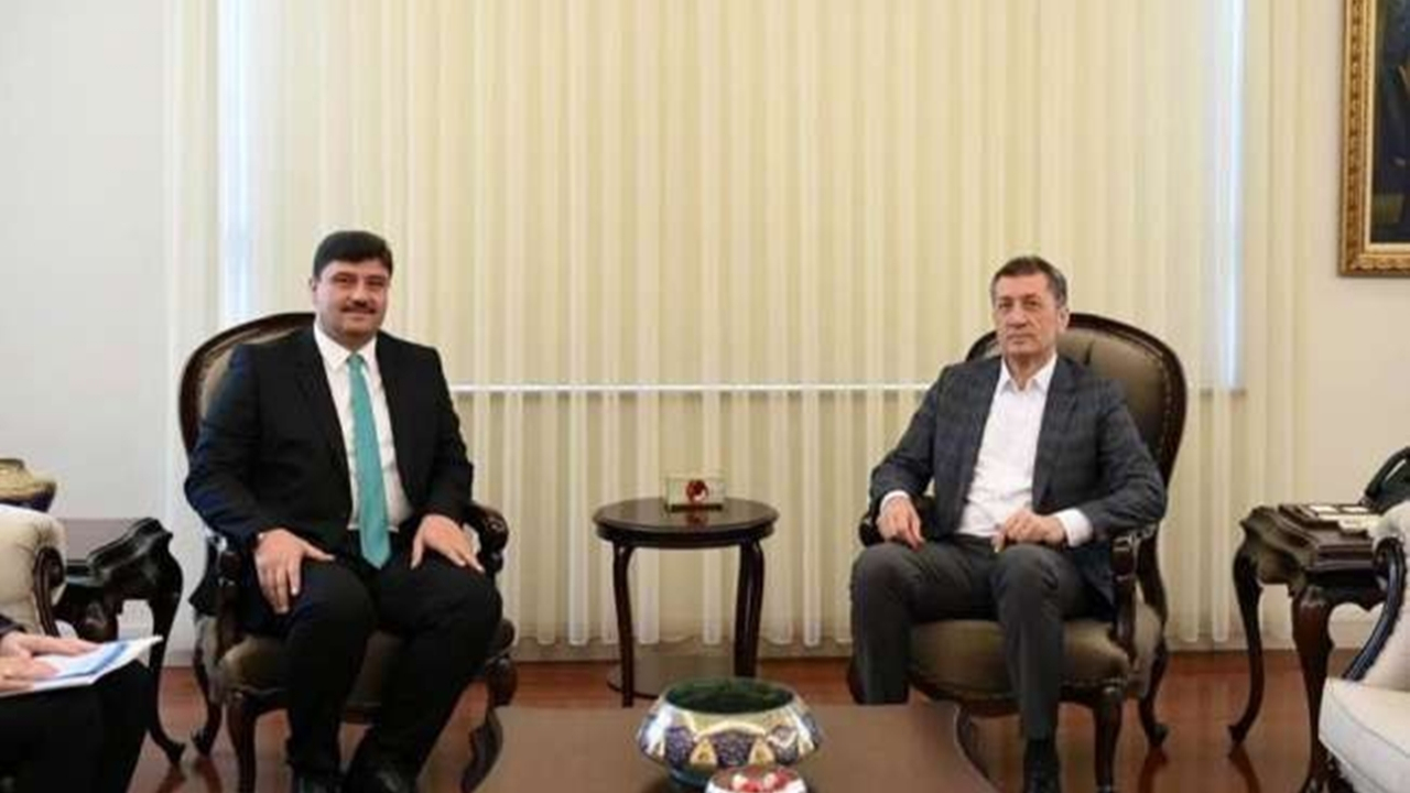 Ankara'da Başkan Serhat Oğuz’dan Bakan Ziya Selçuk’a ziyaret