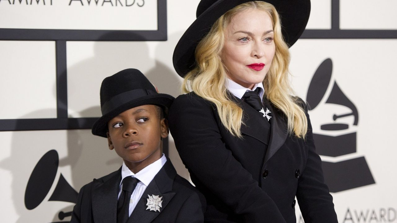 Madonna bir çocuğunu övdü, diğerini şikayet etti!