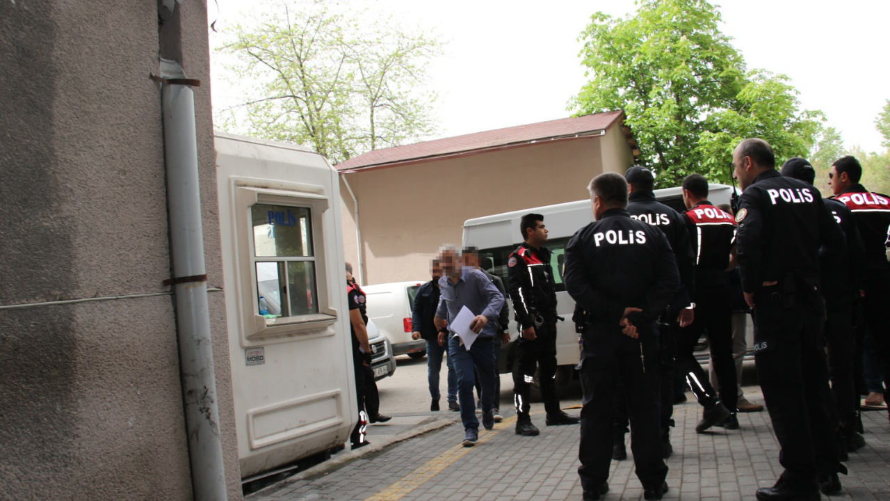 Şehit cenazesinde gözaltına alınan 30 kişi adliyeye sevk edildi!