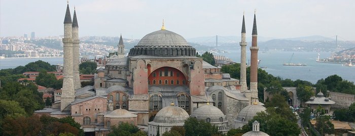 Ayasofya'da imam ve ezan sesi Yunanistan'ı çıldırttı / VİDEO
