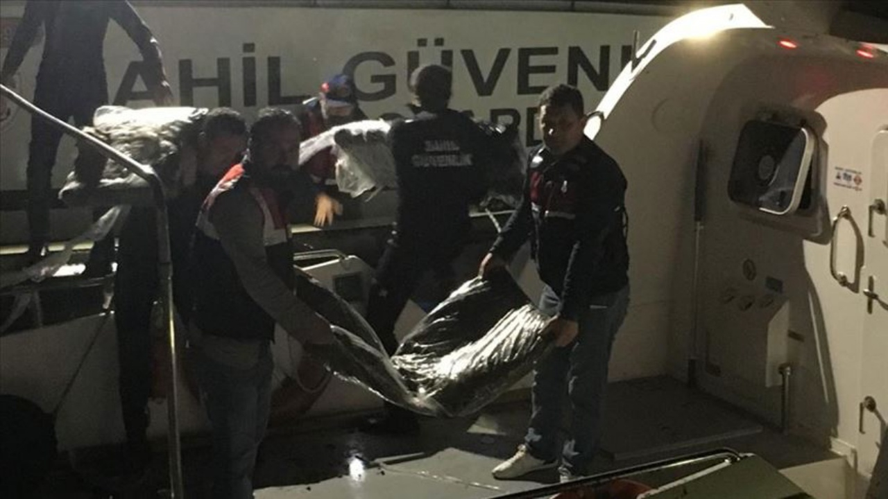 Ayvalık'ta batan tekneden 1,1 ton uyuşturucu çıktı