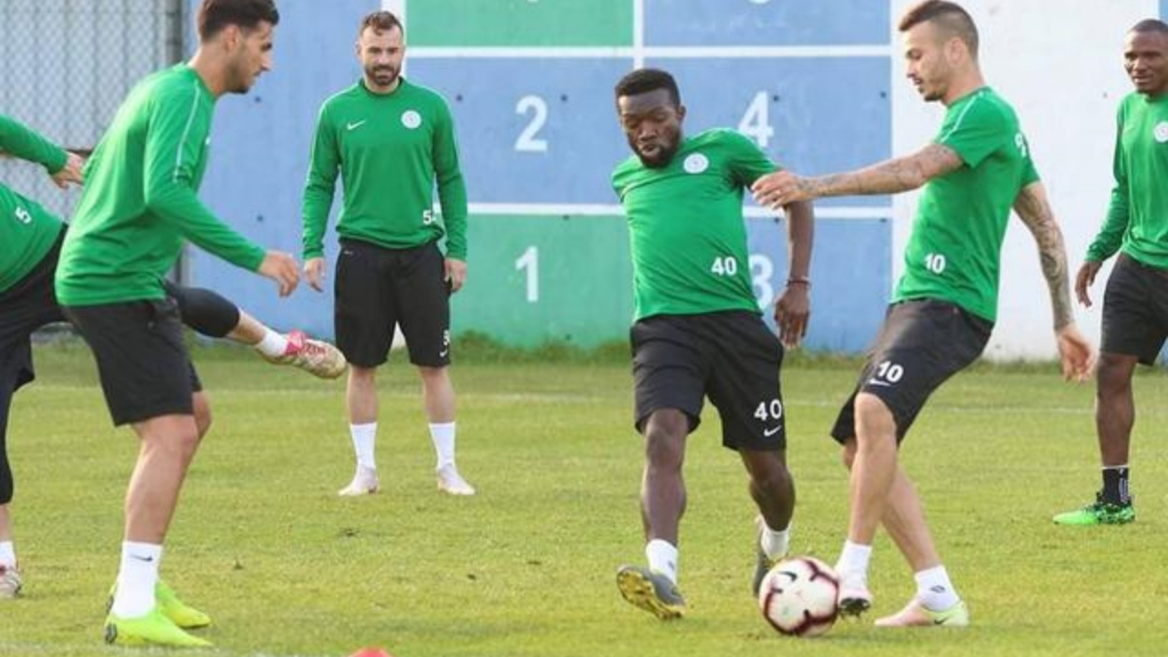 Galatasaray maçı öncesi Vedat Muriç ve Aatif şoku!