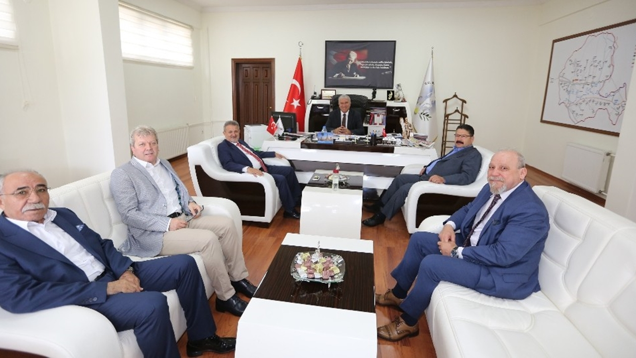 Aydın'da AYESOB Yönetimi’nden Başkan Fatih Atay’a ‘Hayırlı Olsun’ ziyareti