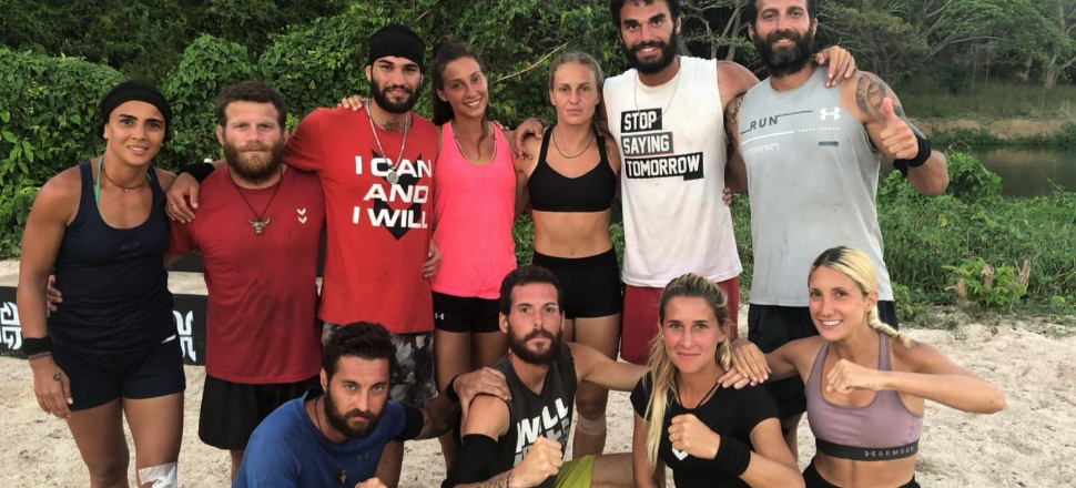 Survivor'ın iddialı yarışmacısı adaya veda etti!