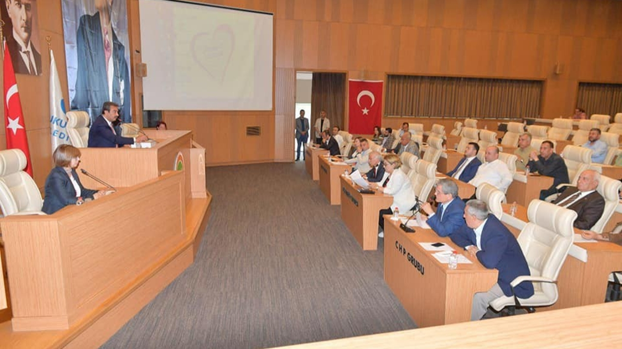 Adana'da Başkan Soner Çetin, ABD programını iptal etti