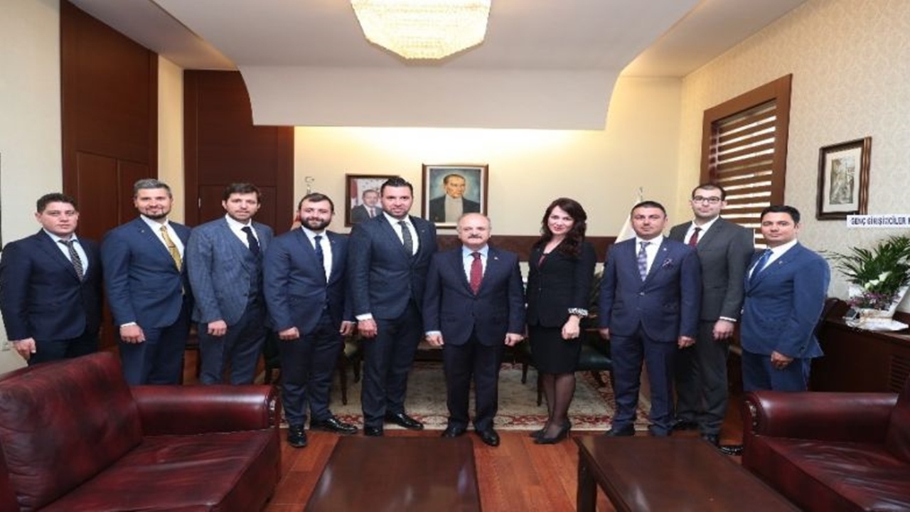 Eskişehir'de Vali Özdemir Çakacak, genç girişimcileri kabul etti