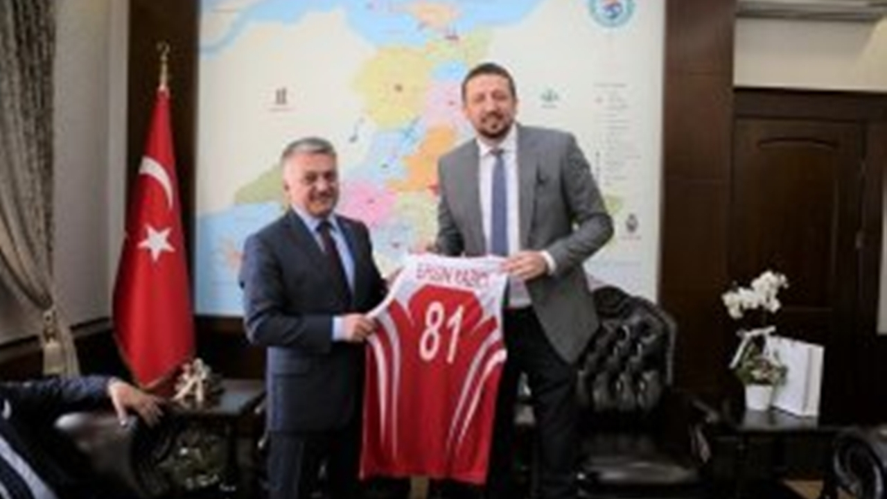 Balıkesir'de Hidayet Türkoğlu, Vali Ersin Yazıcı’yı ziyaret etti