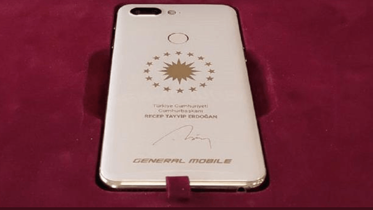 Cumhurbaşkanı Erdoğan’a özel üretim telefon!